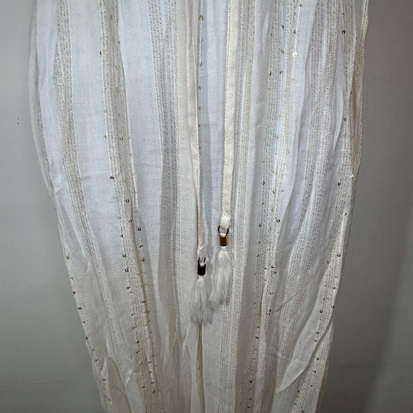 L space bathing suit cover-upon - Picture 6 of 10